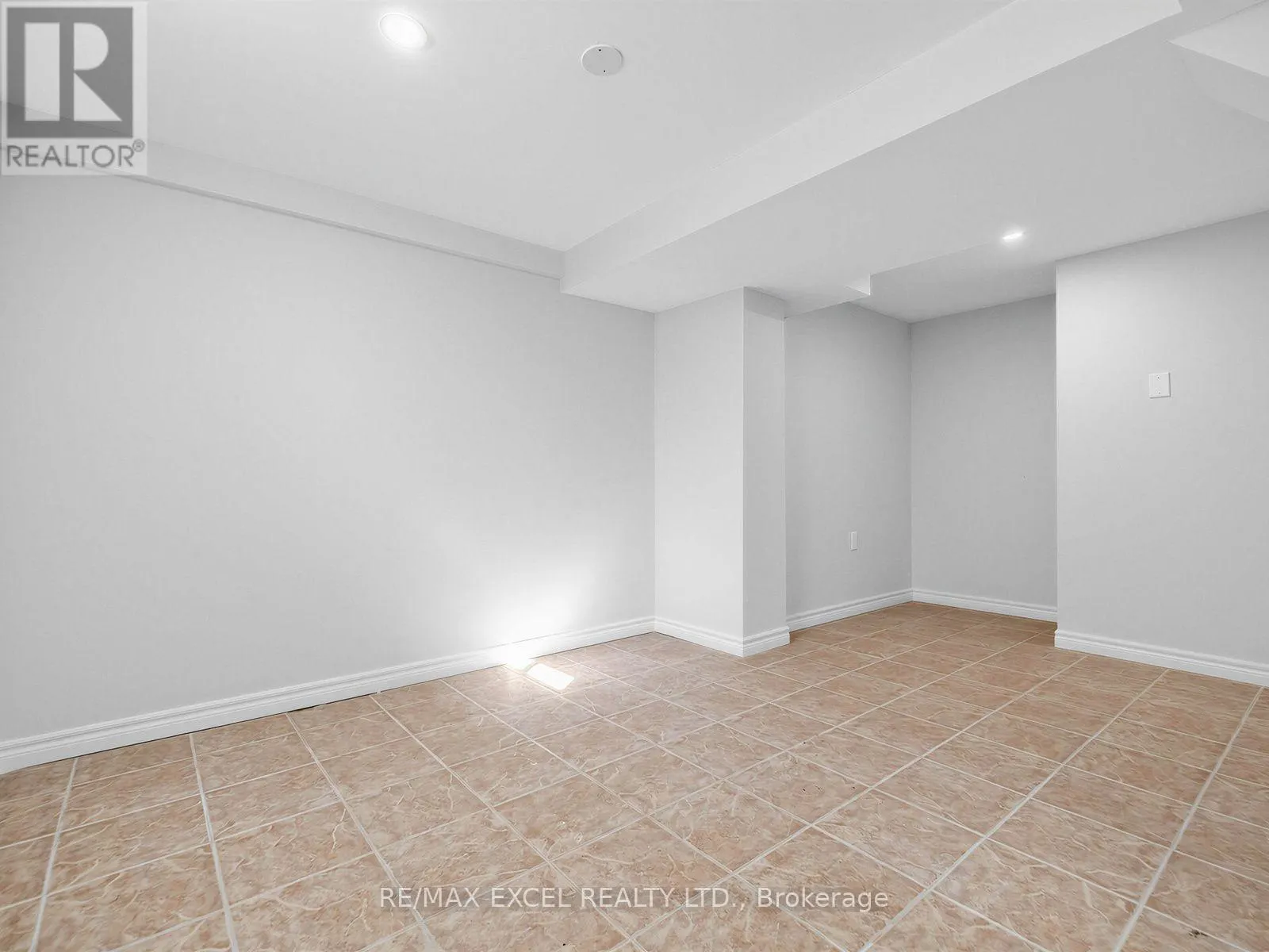 396 CUNDLES ROAD W