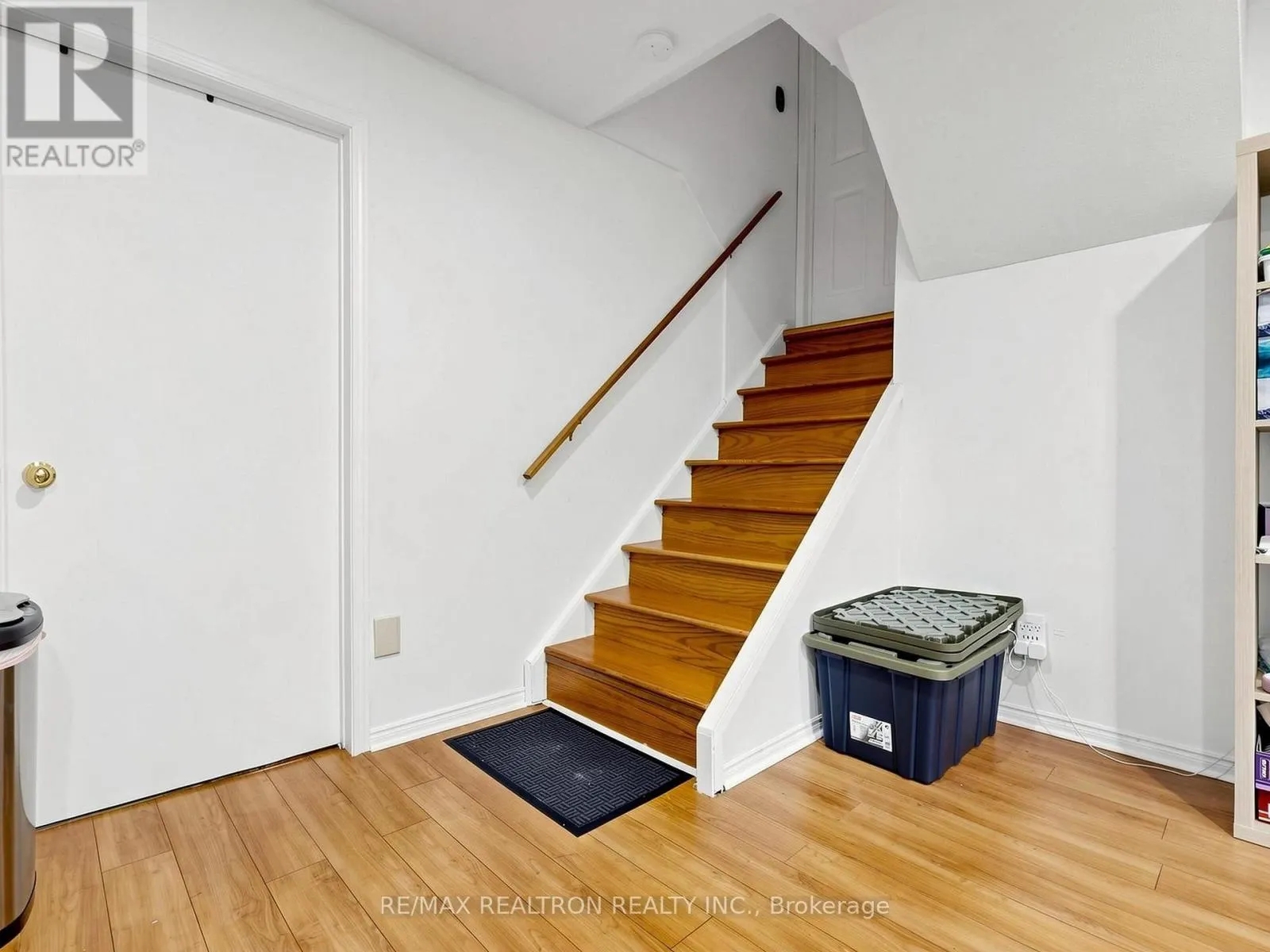 101 CHIEFTAIN CRESCENT