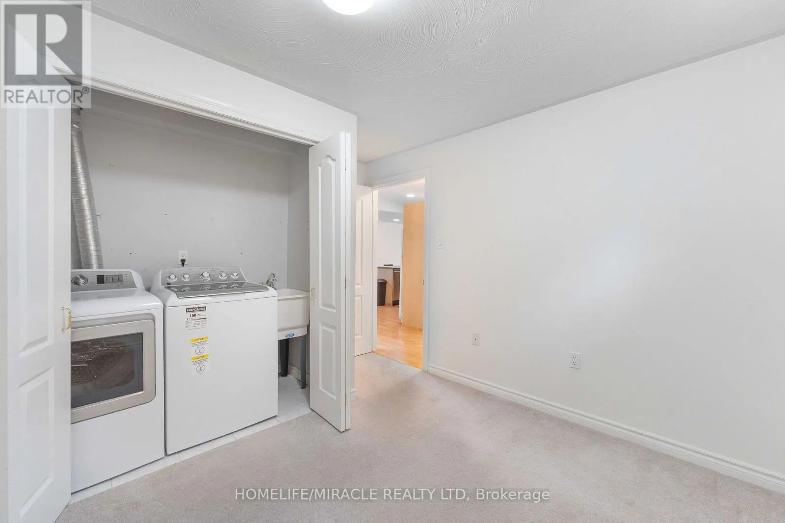 30 DOVE CRESCENT