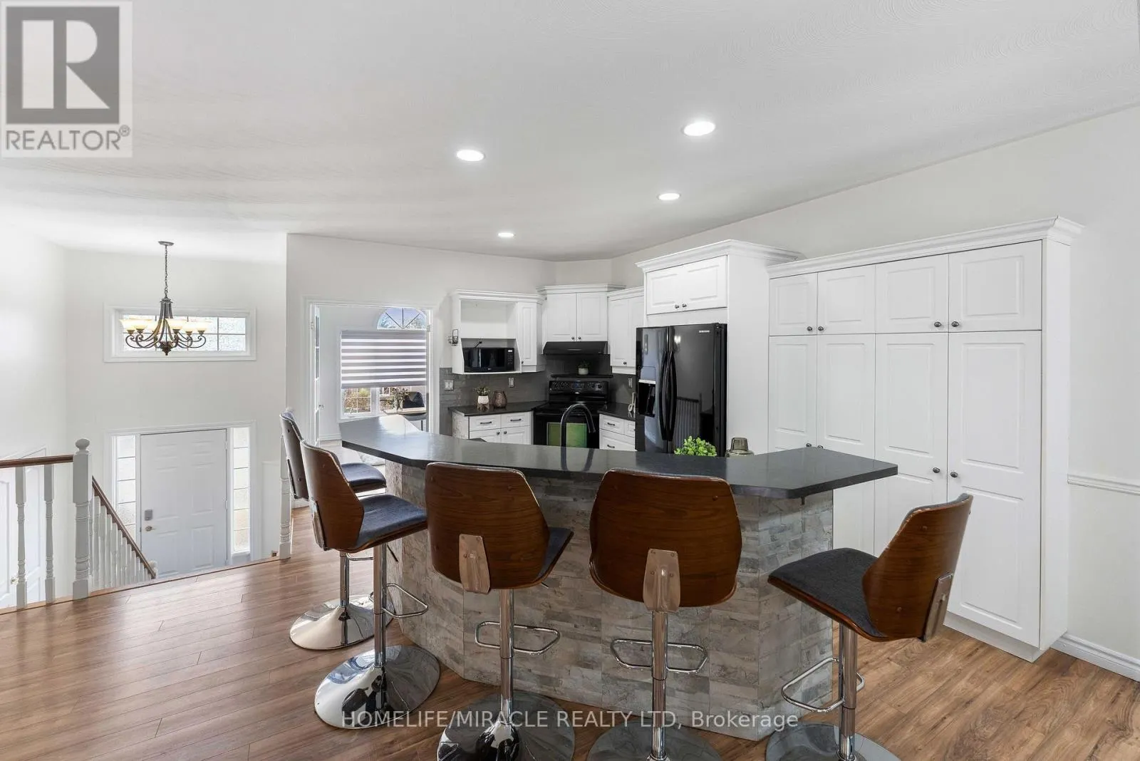 30 DOVE CRESCENT