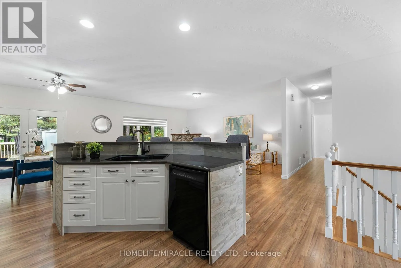 30 DOVE CRESCENT