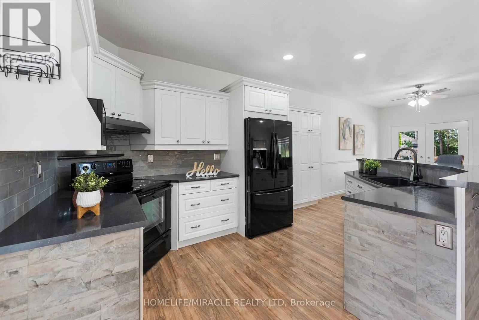 30 DOVE CRESCENT