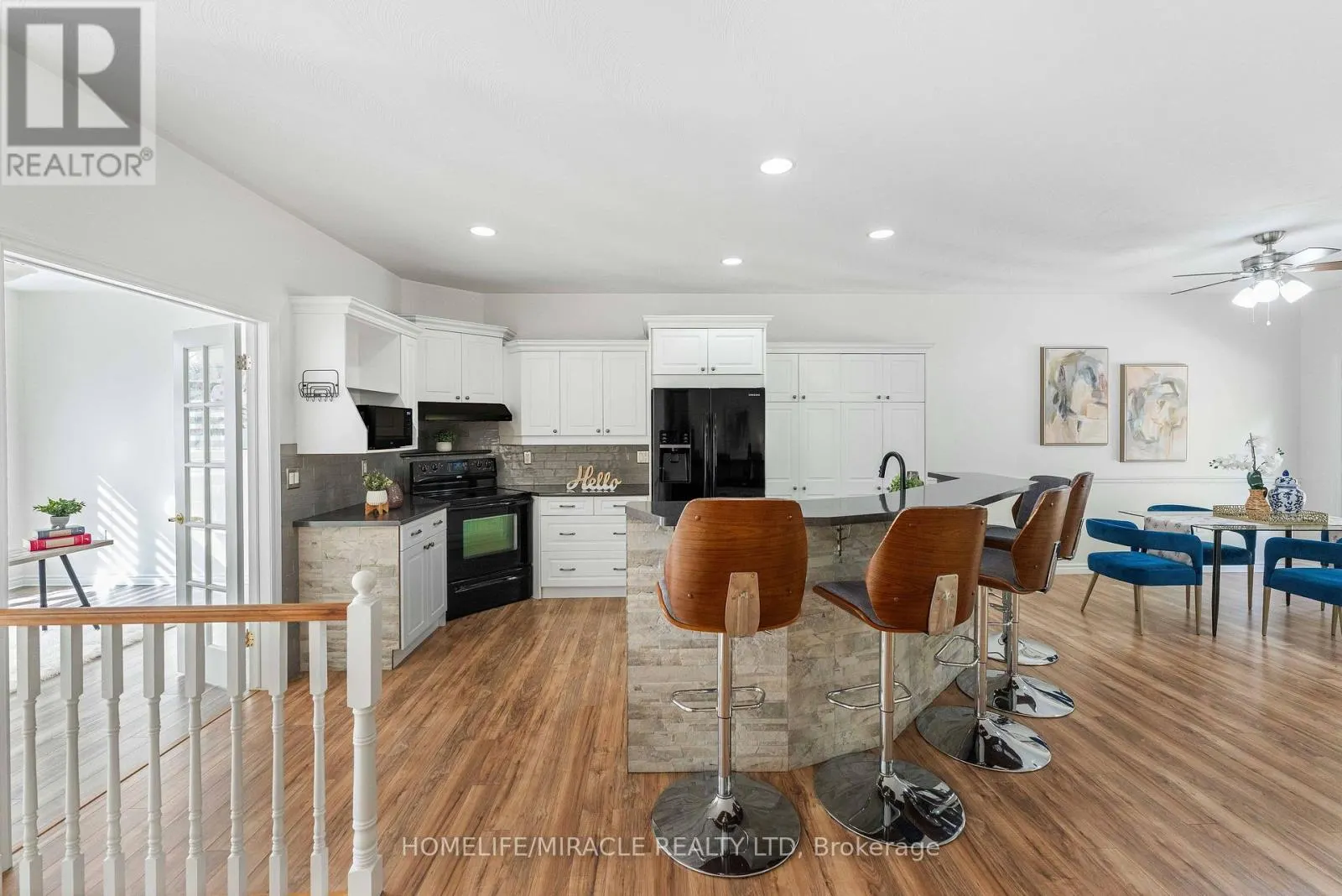 30 DOVE CRESCENT