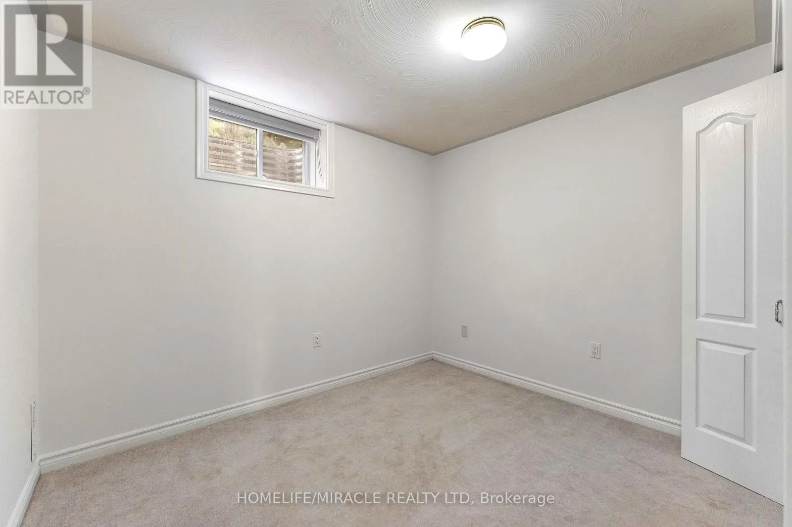 30 DOVE CRESCENT