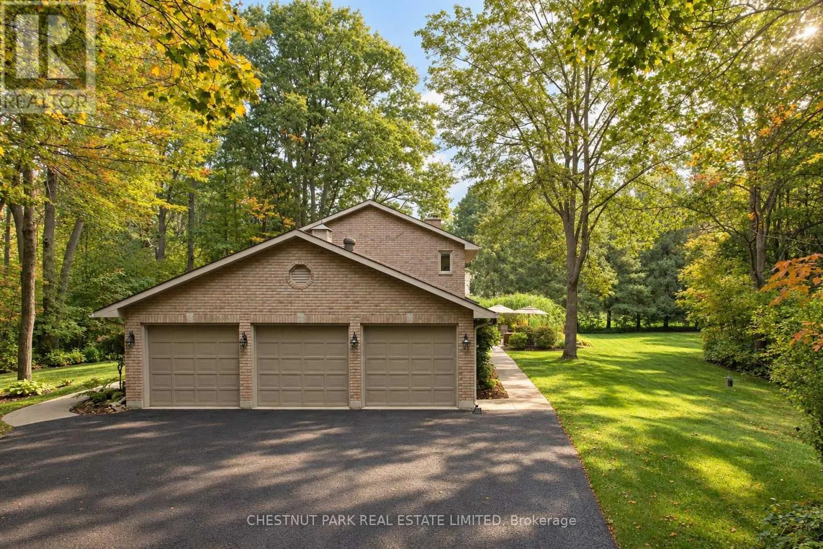 9 MILLS CIRCLE