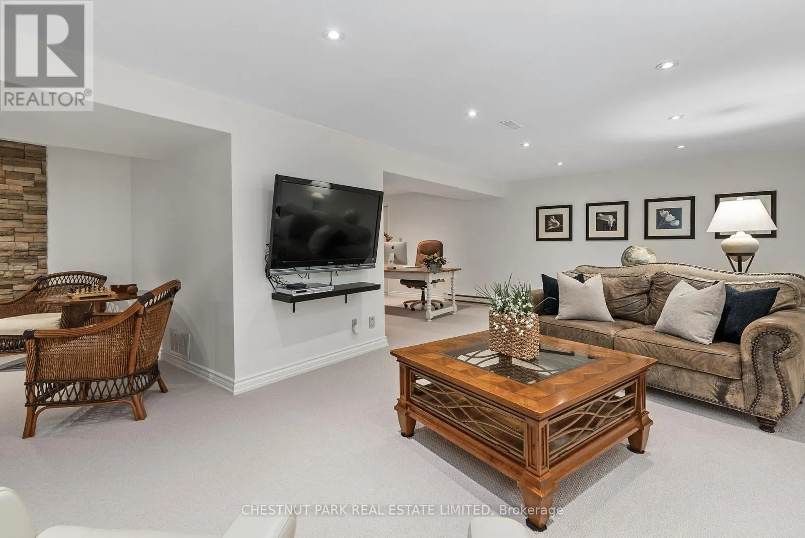 9 MILLS CIRCLE