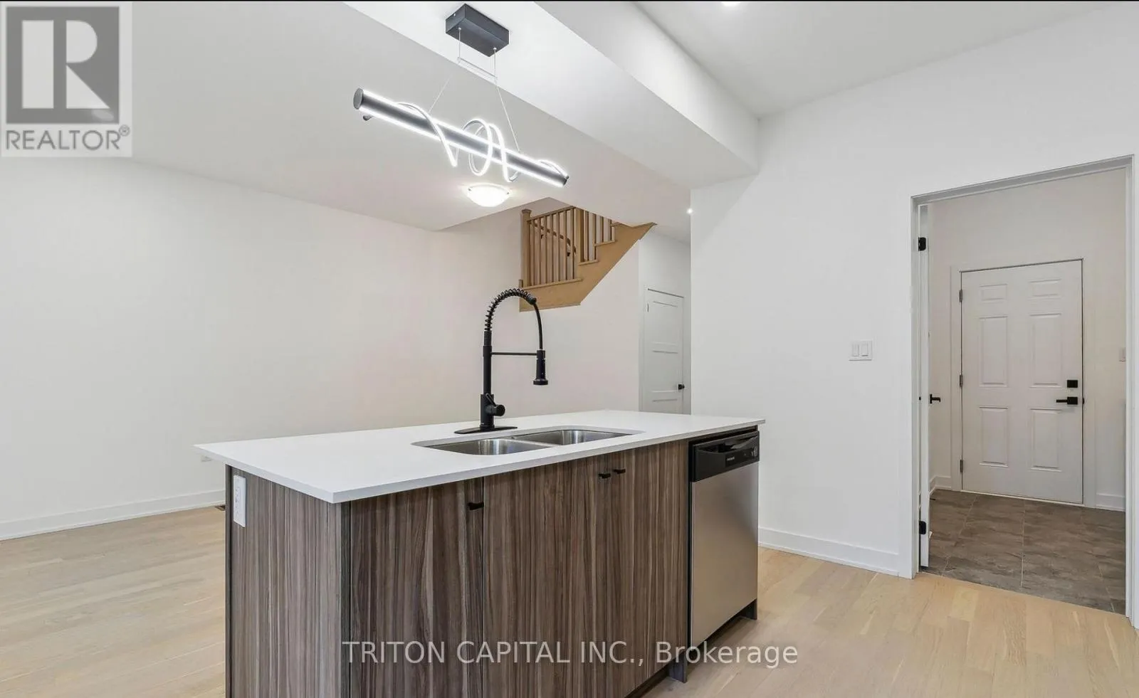 UPPER - 75 WHEATFIELD ROAD