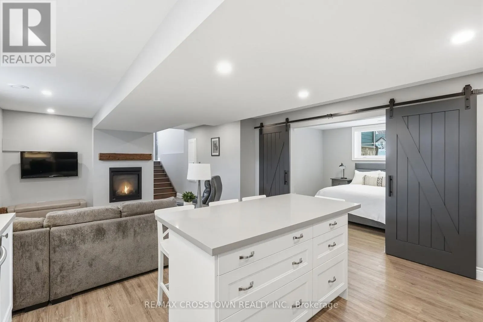 2055 ELANA DRIVE