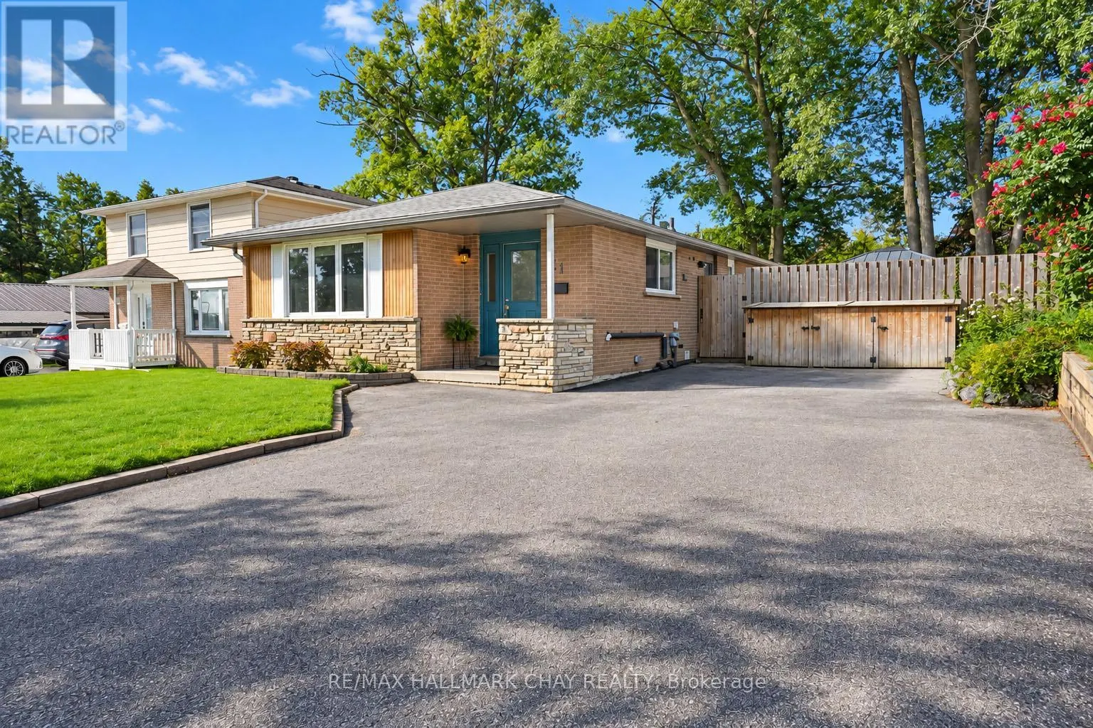 LOWER - 11 DAPHNE CRESCENT