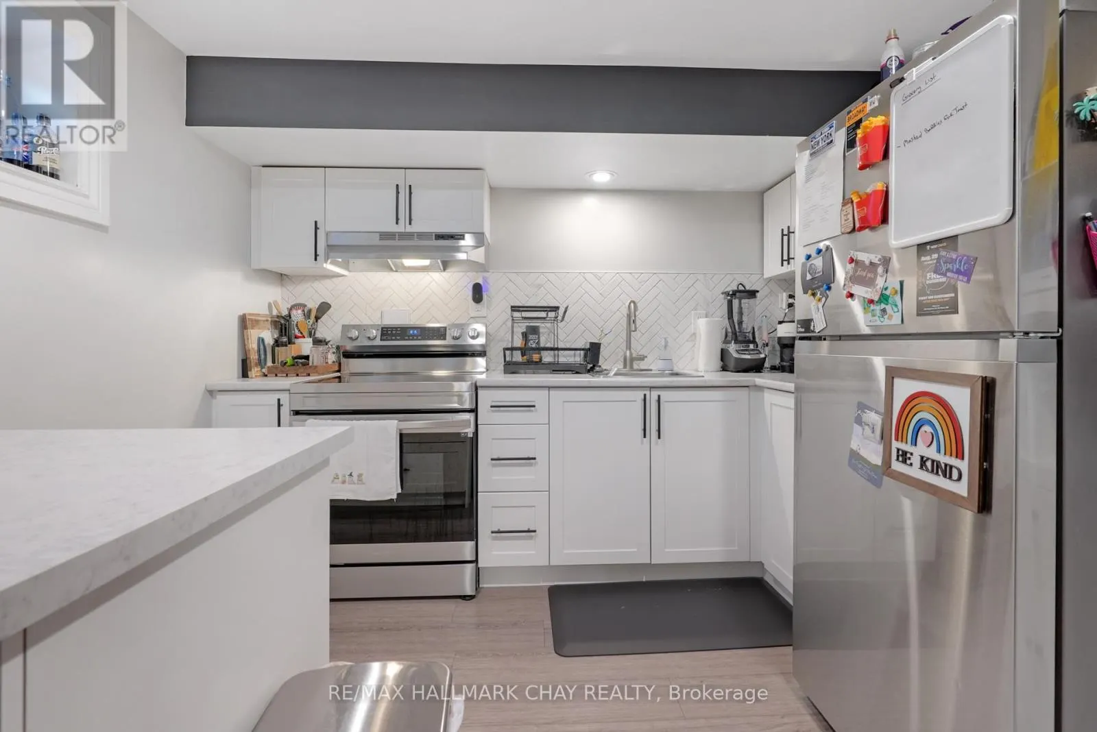LOWER - 11 DAPHNE CRESCENT