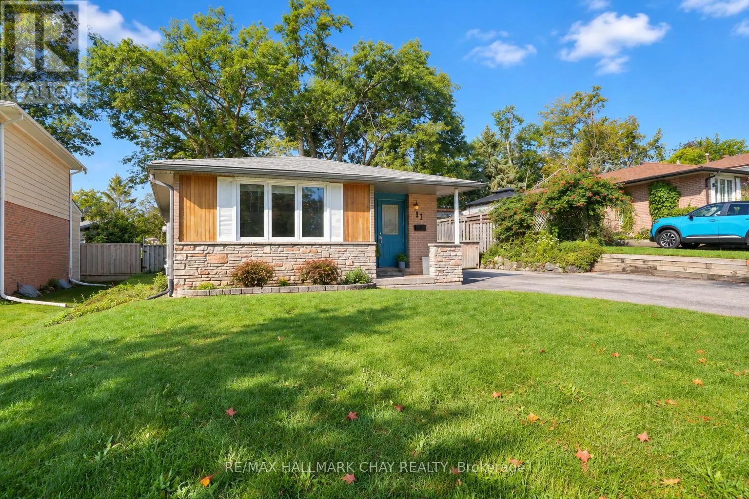 LOWER - 11 DAPHNE CRESCENT