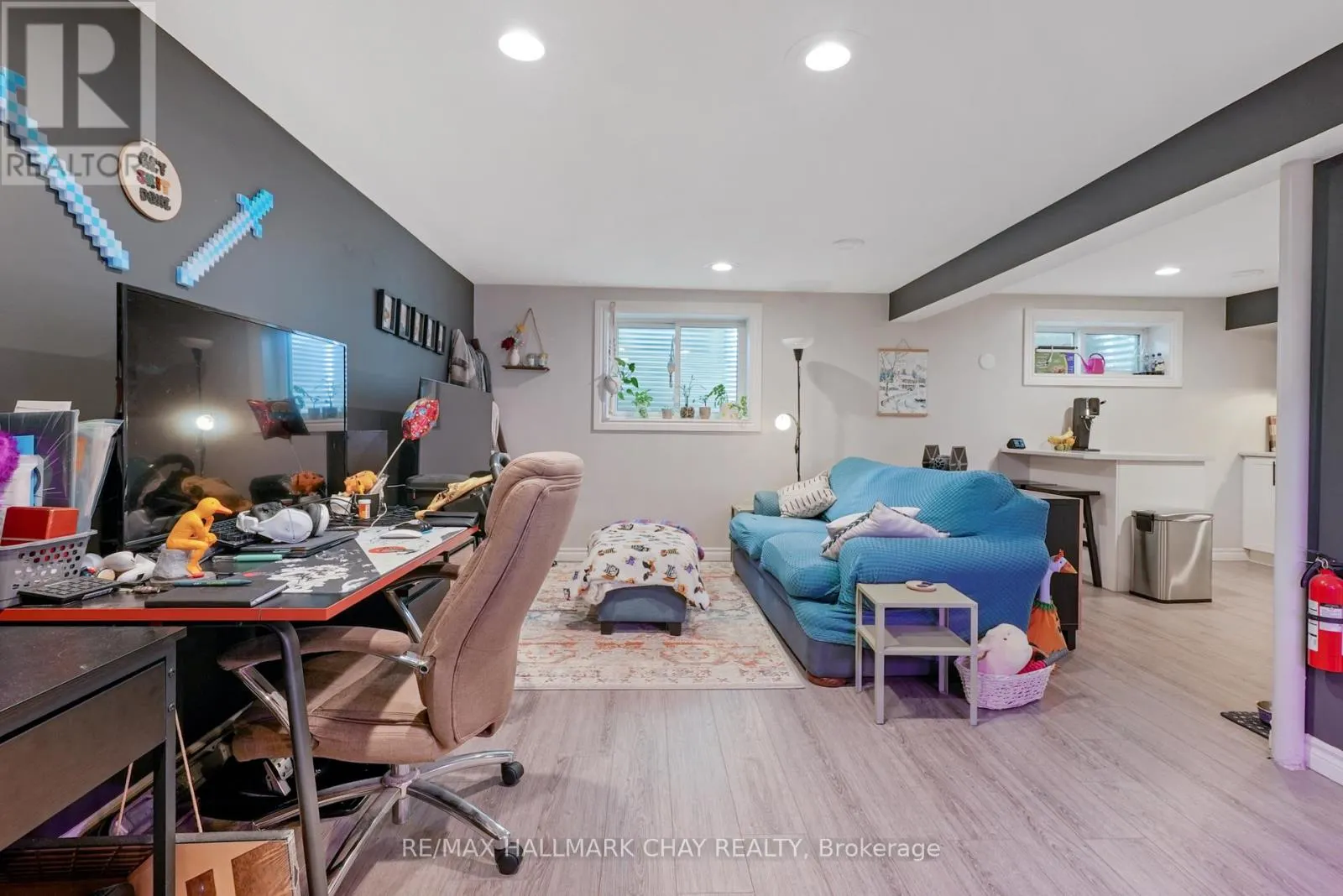 LOWER - 11 DAPHNE CRESCENT