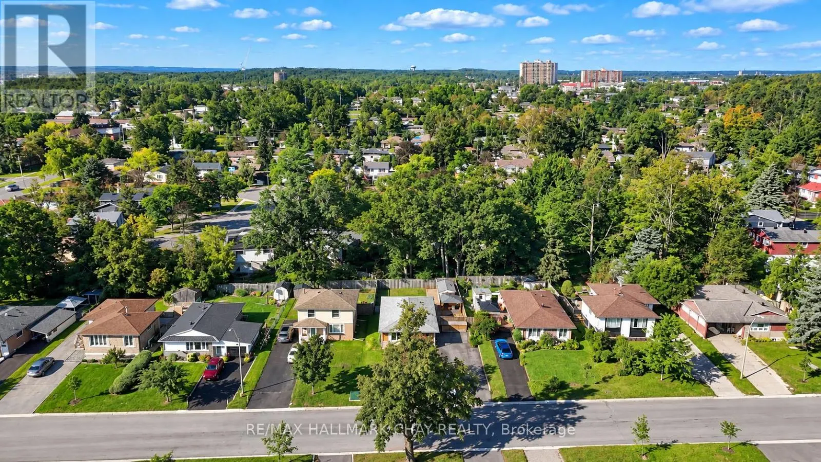 UPPER - 11 DAPHNE CRESCENT