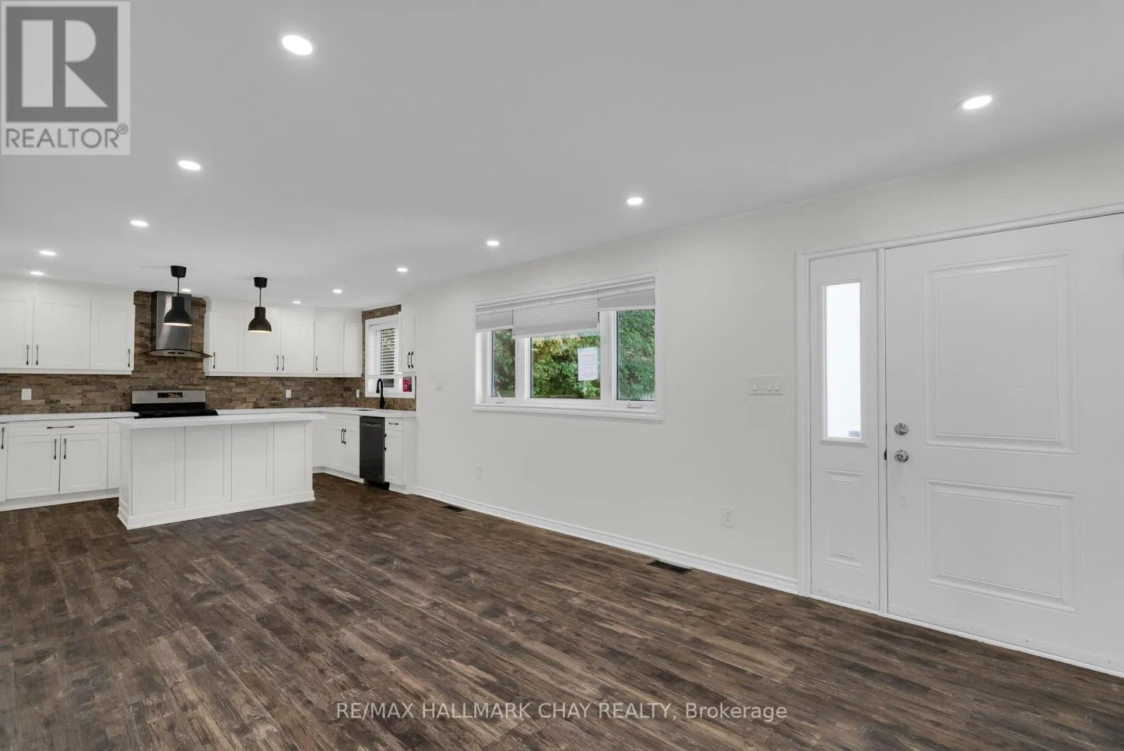 3391 BEACHVIEW AVENUE