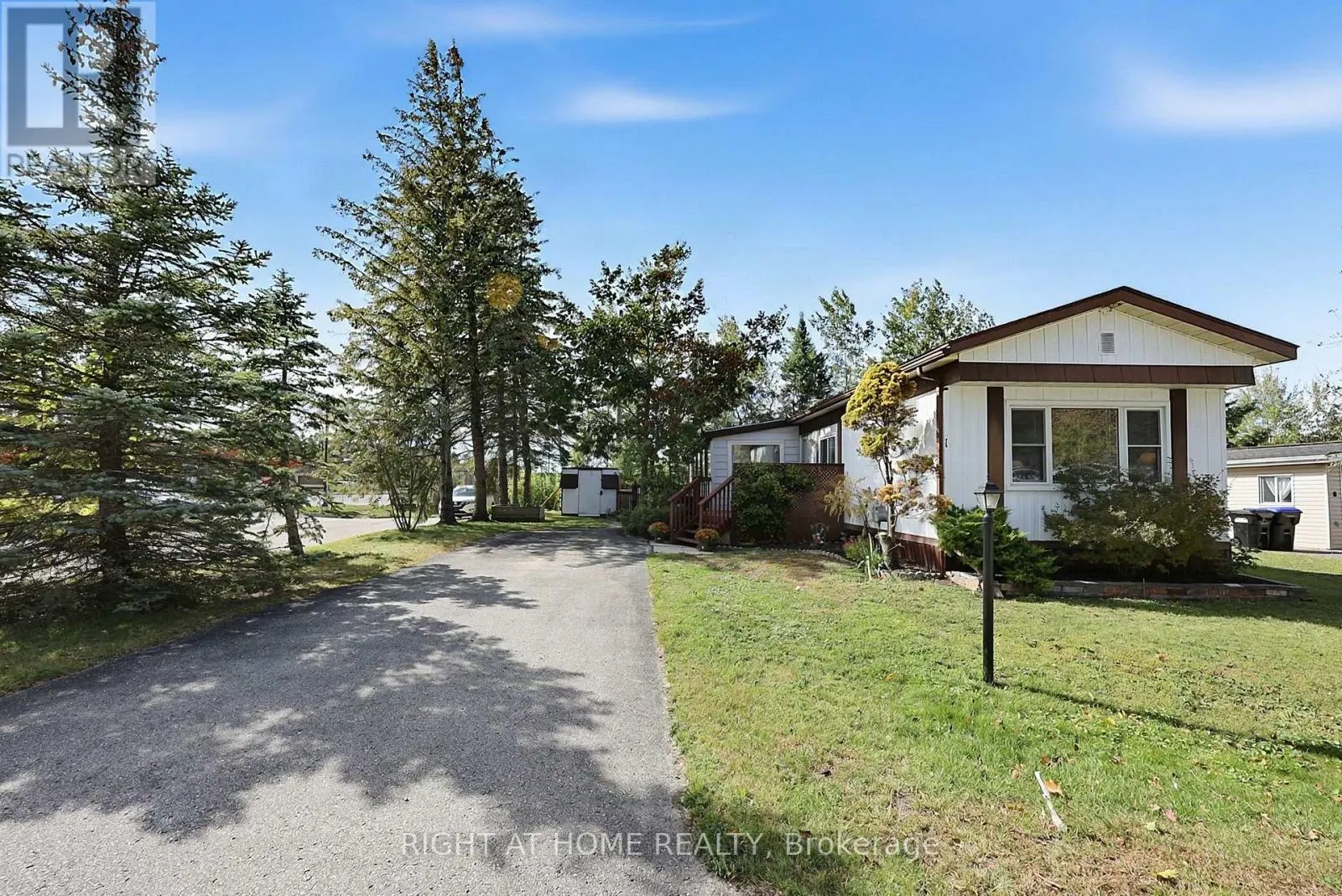 1 GEORGIAN GLEN DRIVE