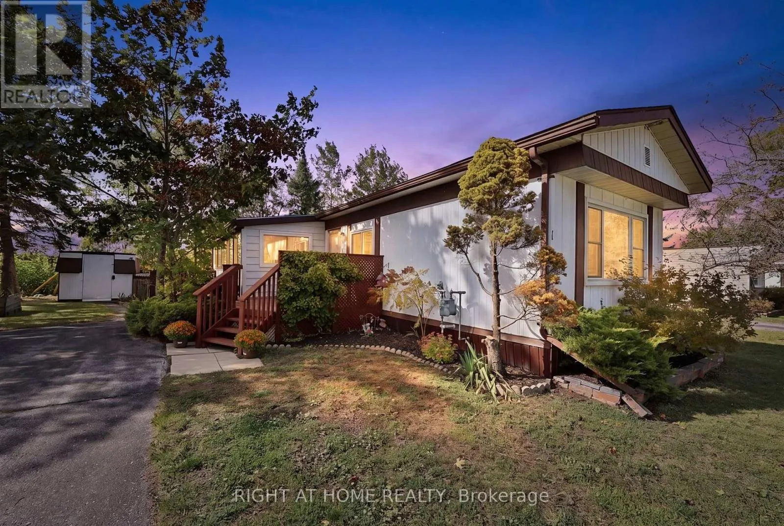 1 GEORGIAN GLEN DRIVE