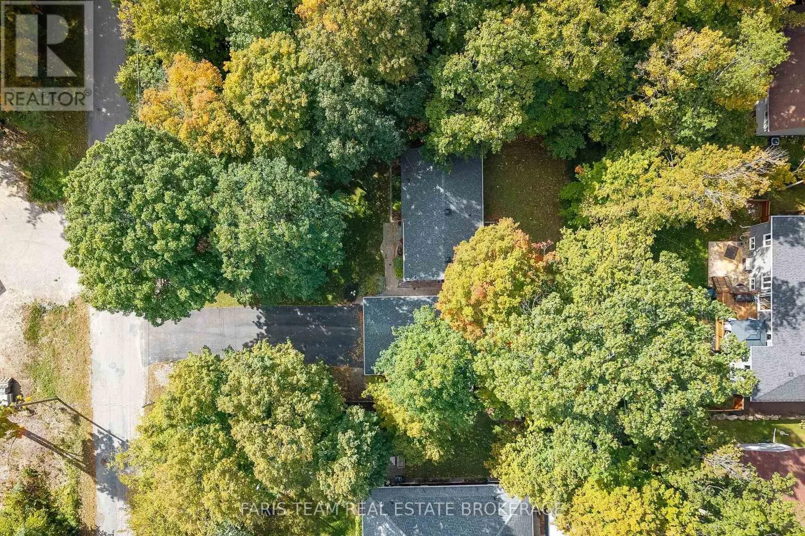 8 PINECONE AVENUE
