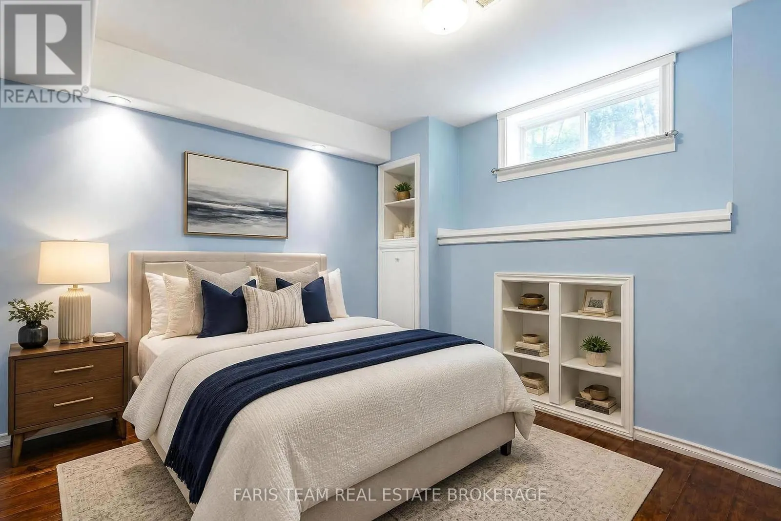 8 PINECONE AVENUE