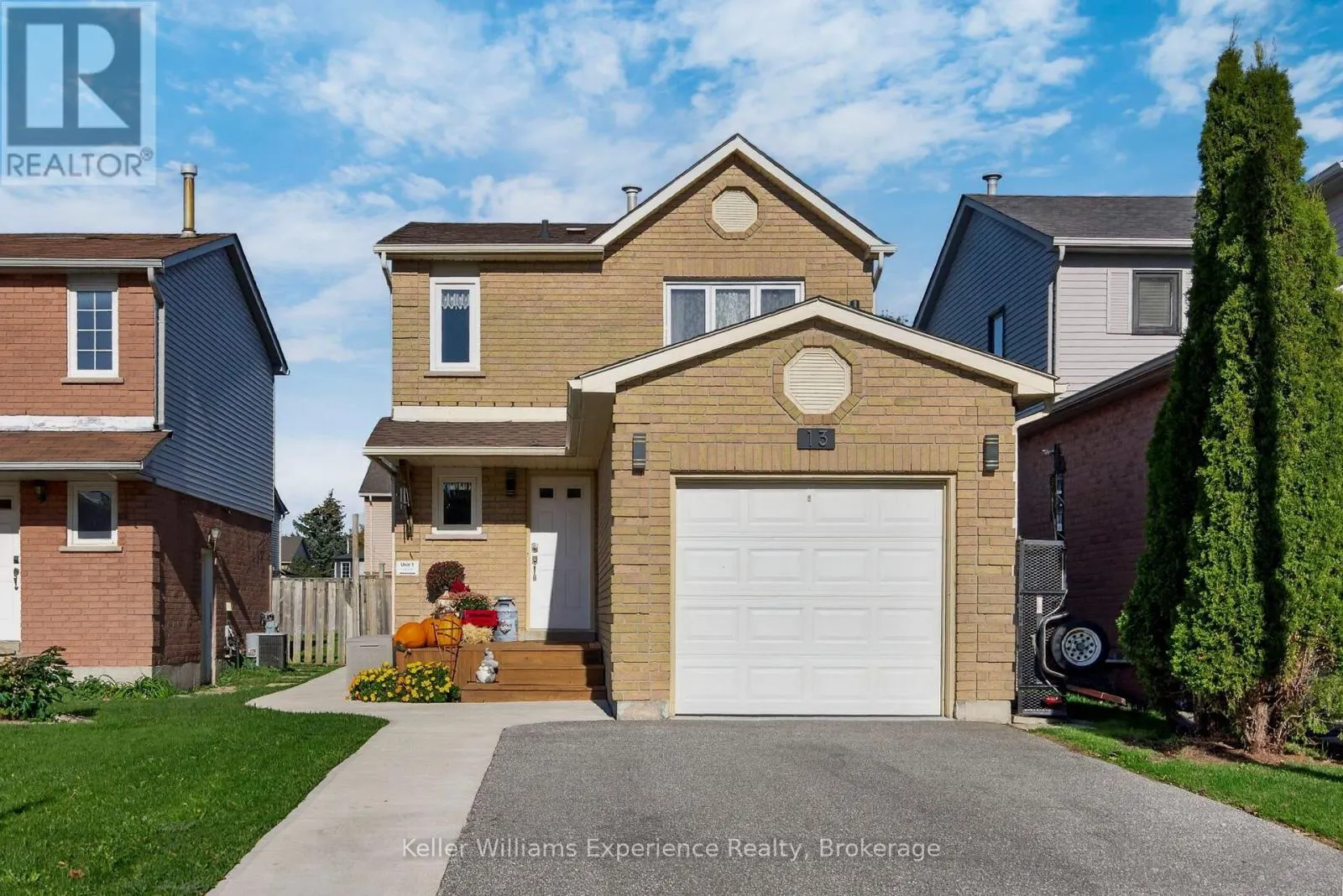 13 LINDSAY COURT