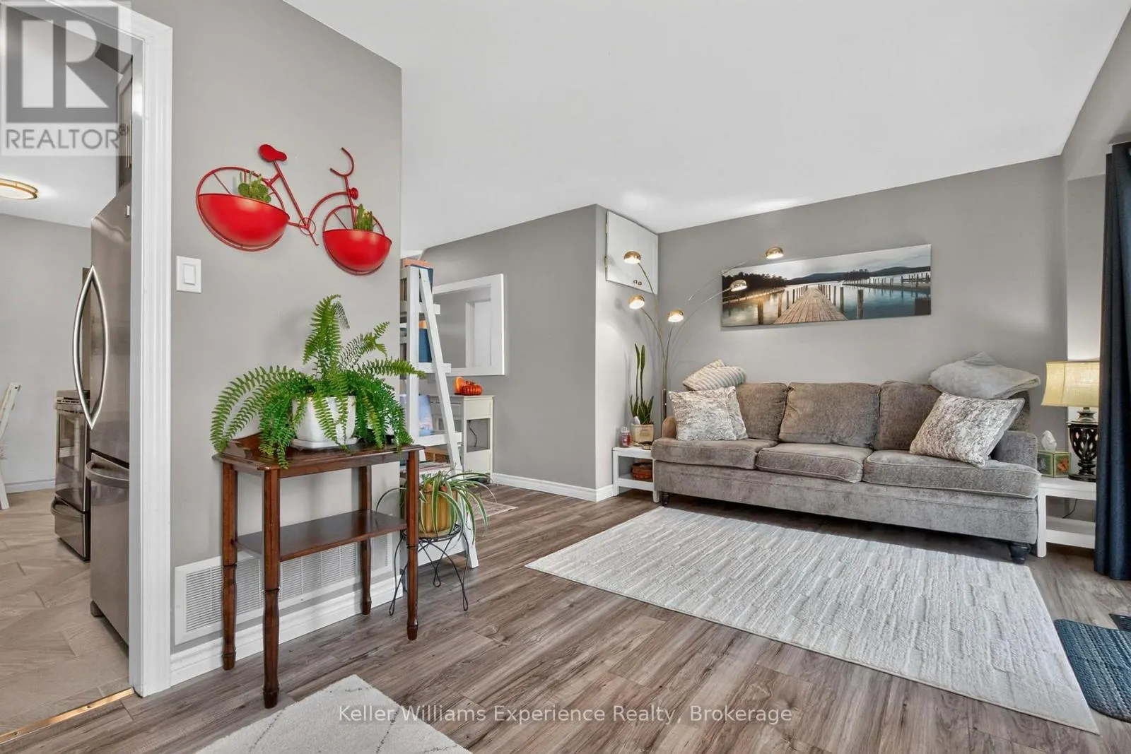 13 LINDSAY COURT