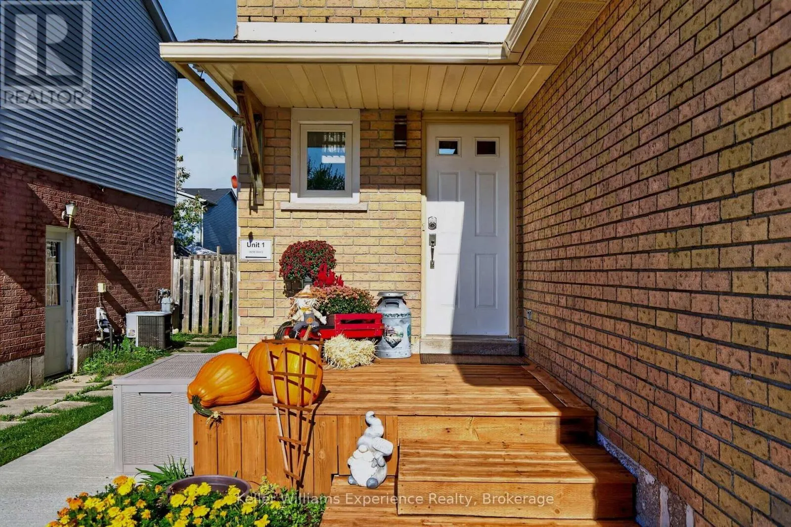 13 LINDSAY COURT
