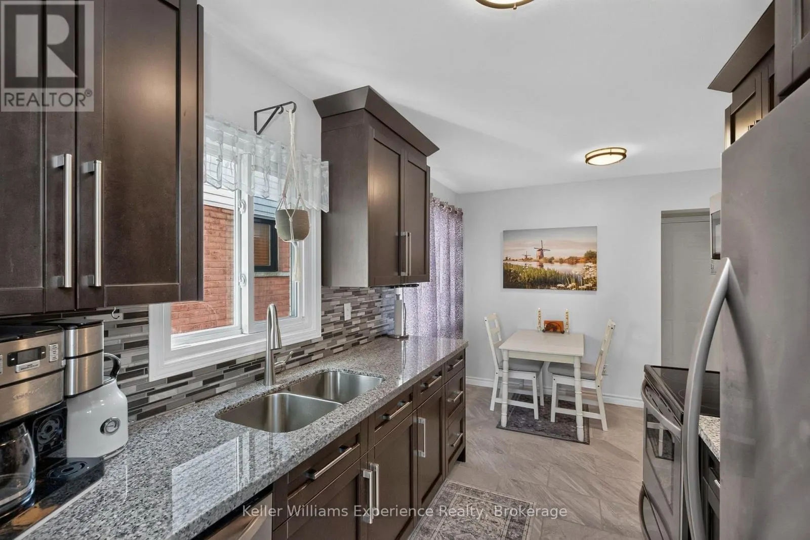 13 LINDSAY COURT