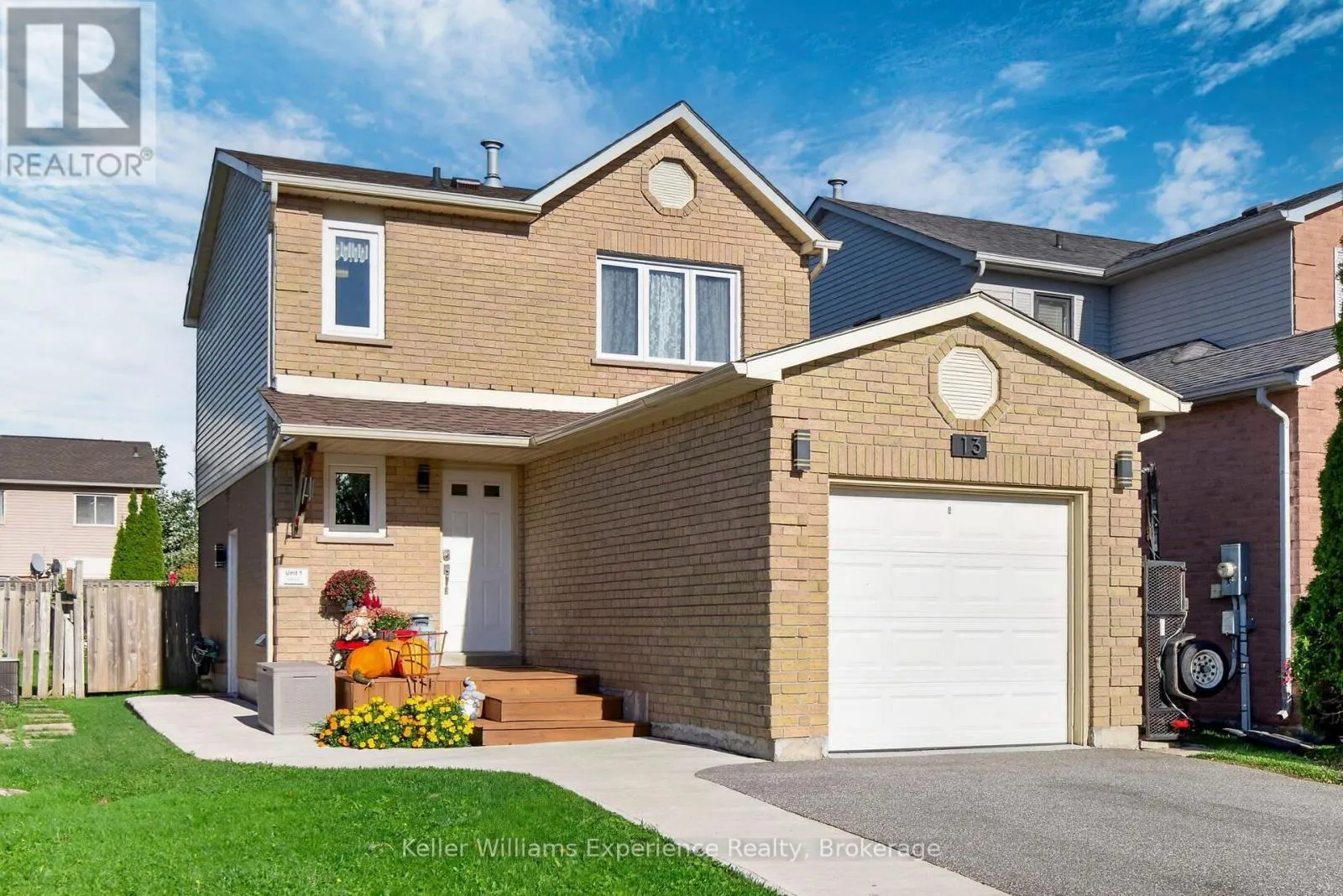 13 LINDSAY COURT