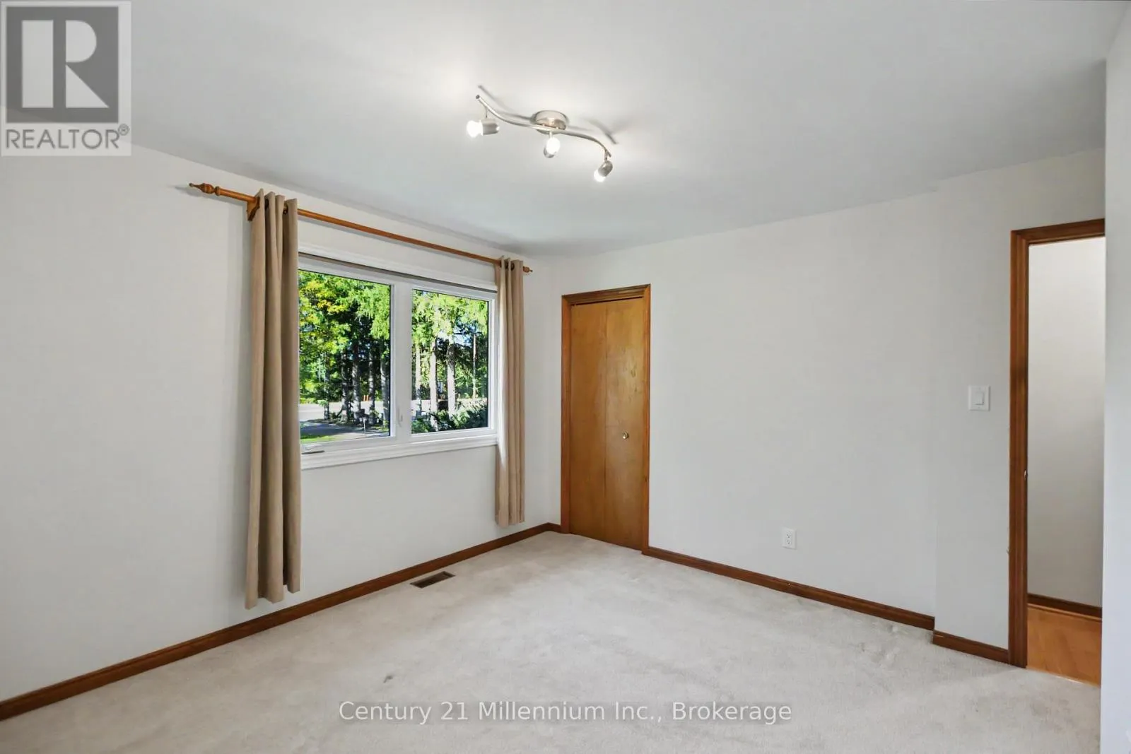 290 WARRINGTON ROAD