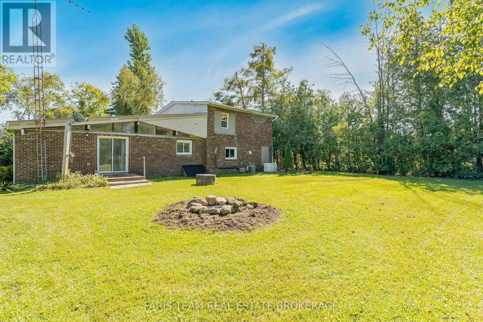 224 LAKESHORE ROAD W