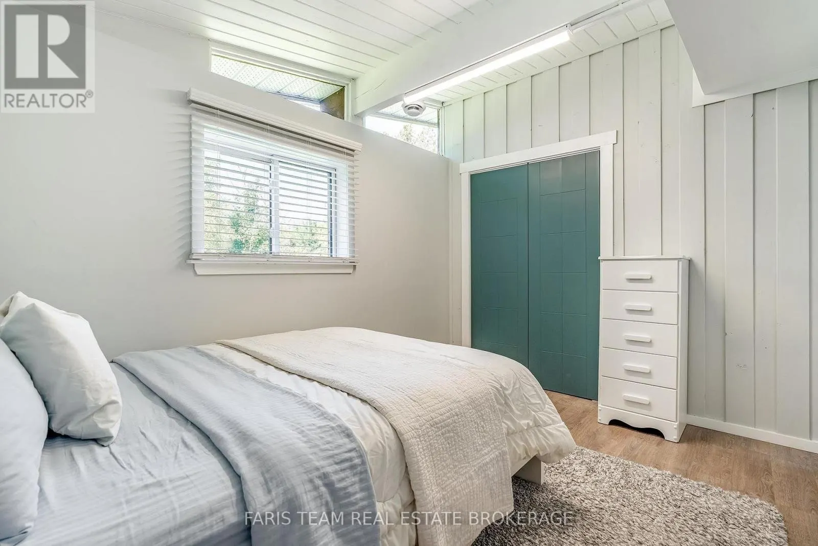 224 LAKESHORE ROAD W
