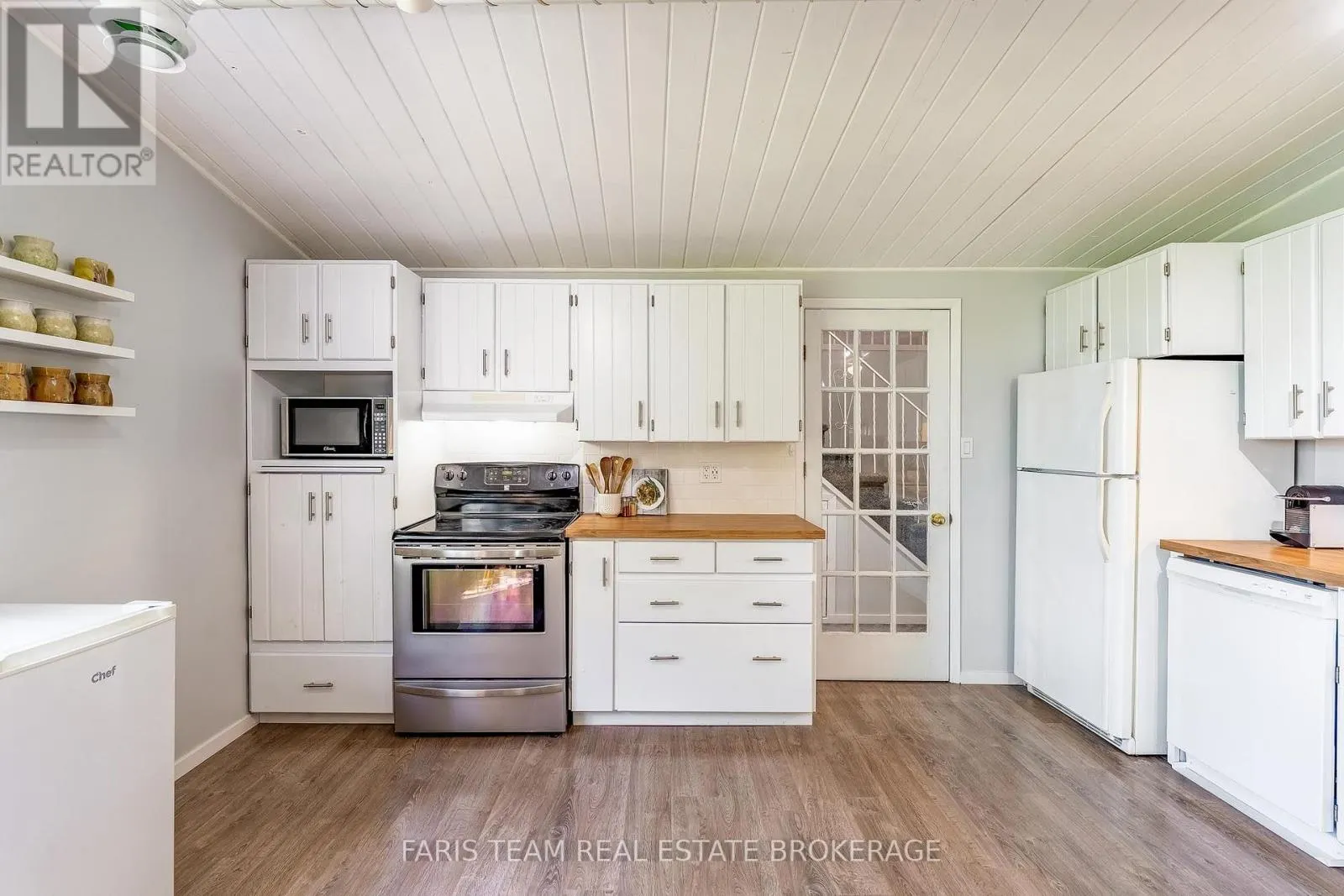 224 LAKESHORE ROAD W