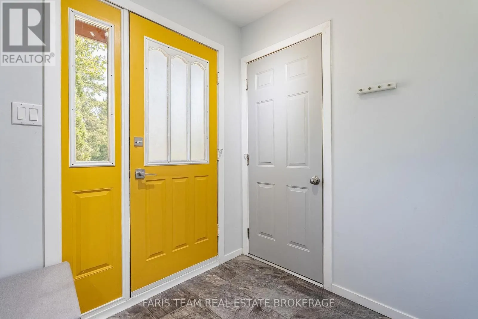 224 LAKESHORE ROAD W