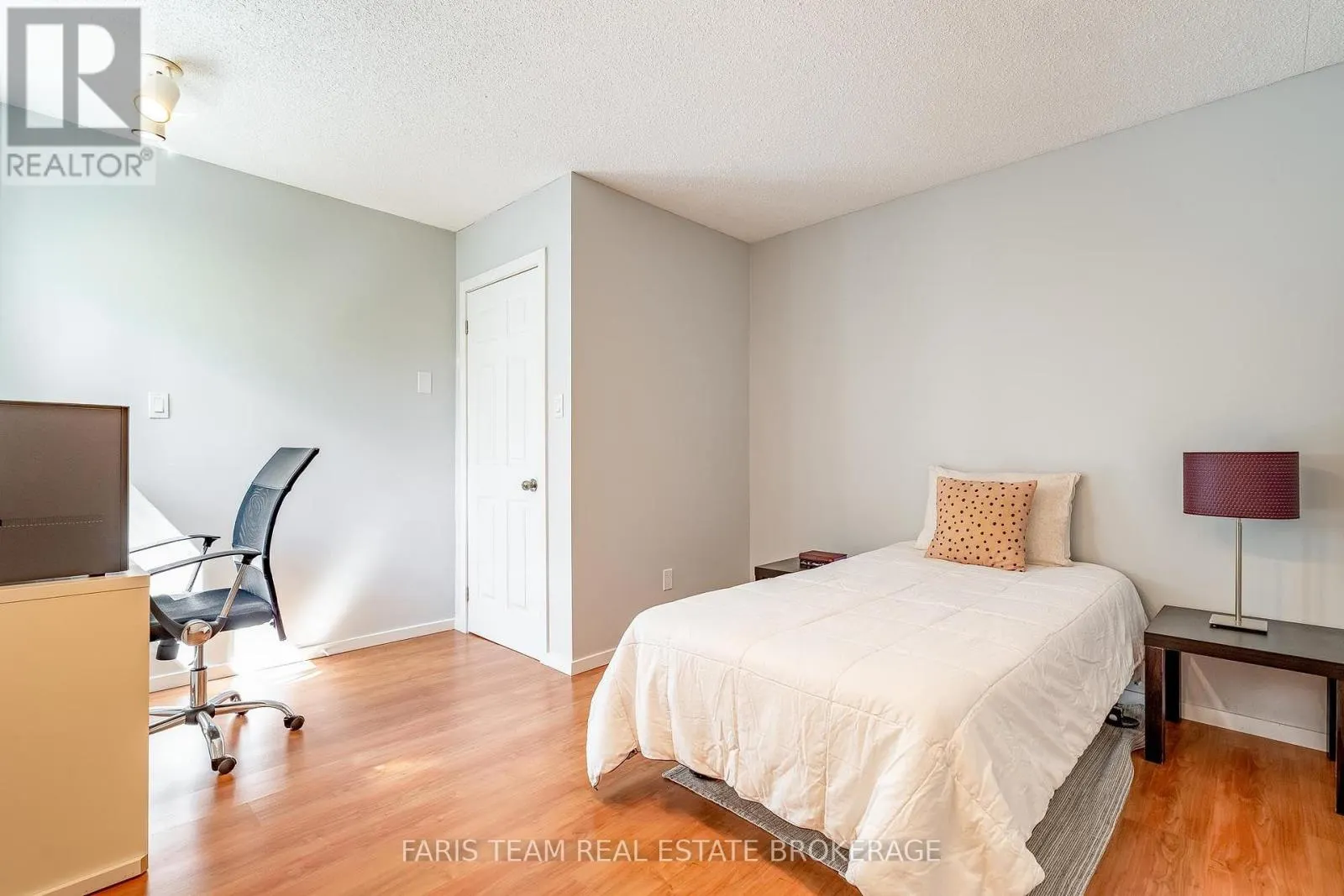 224 LAKESHORE ROAD W
