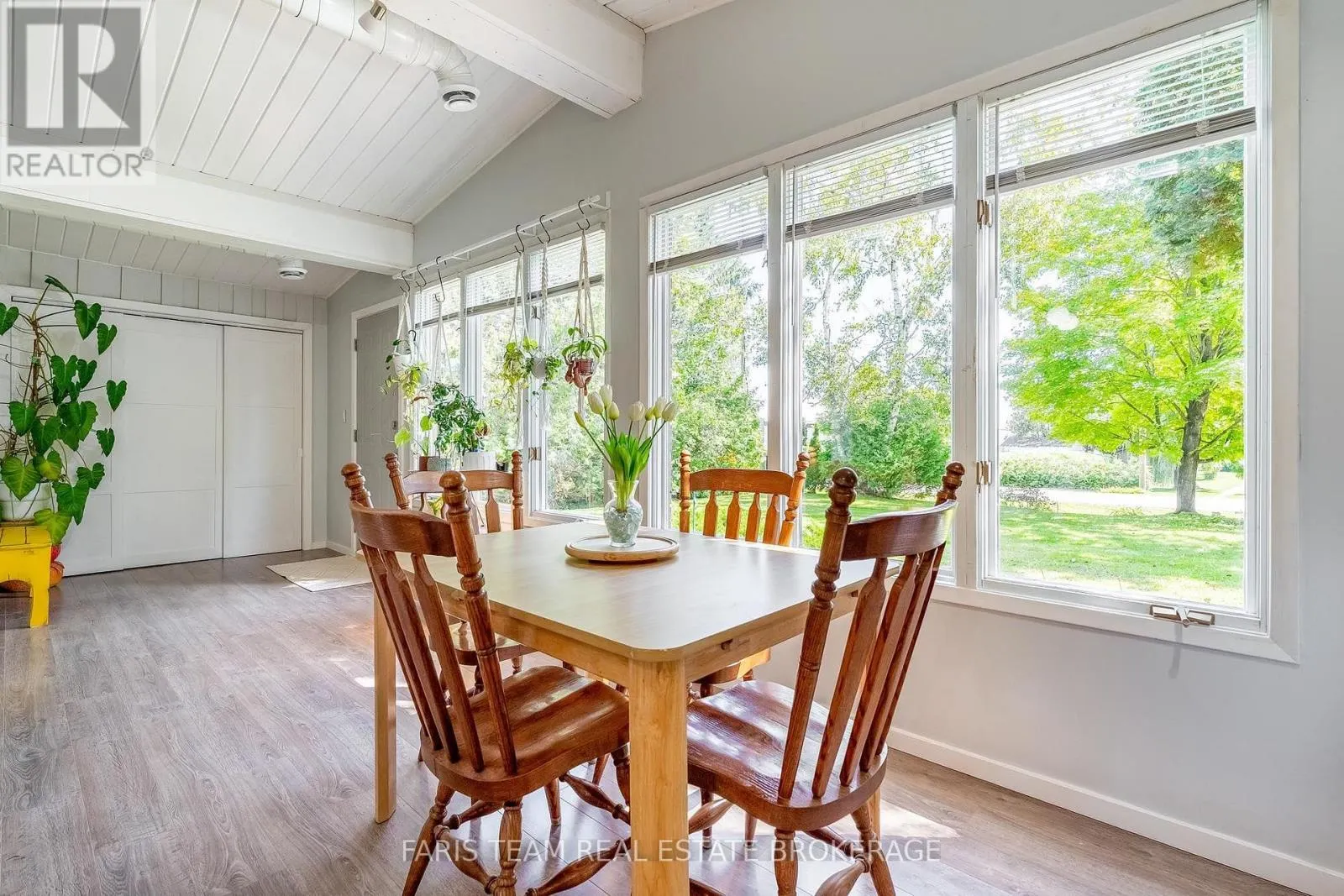 224 LAKESHORE ROAD W