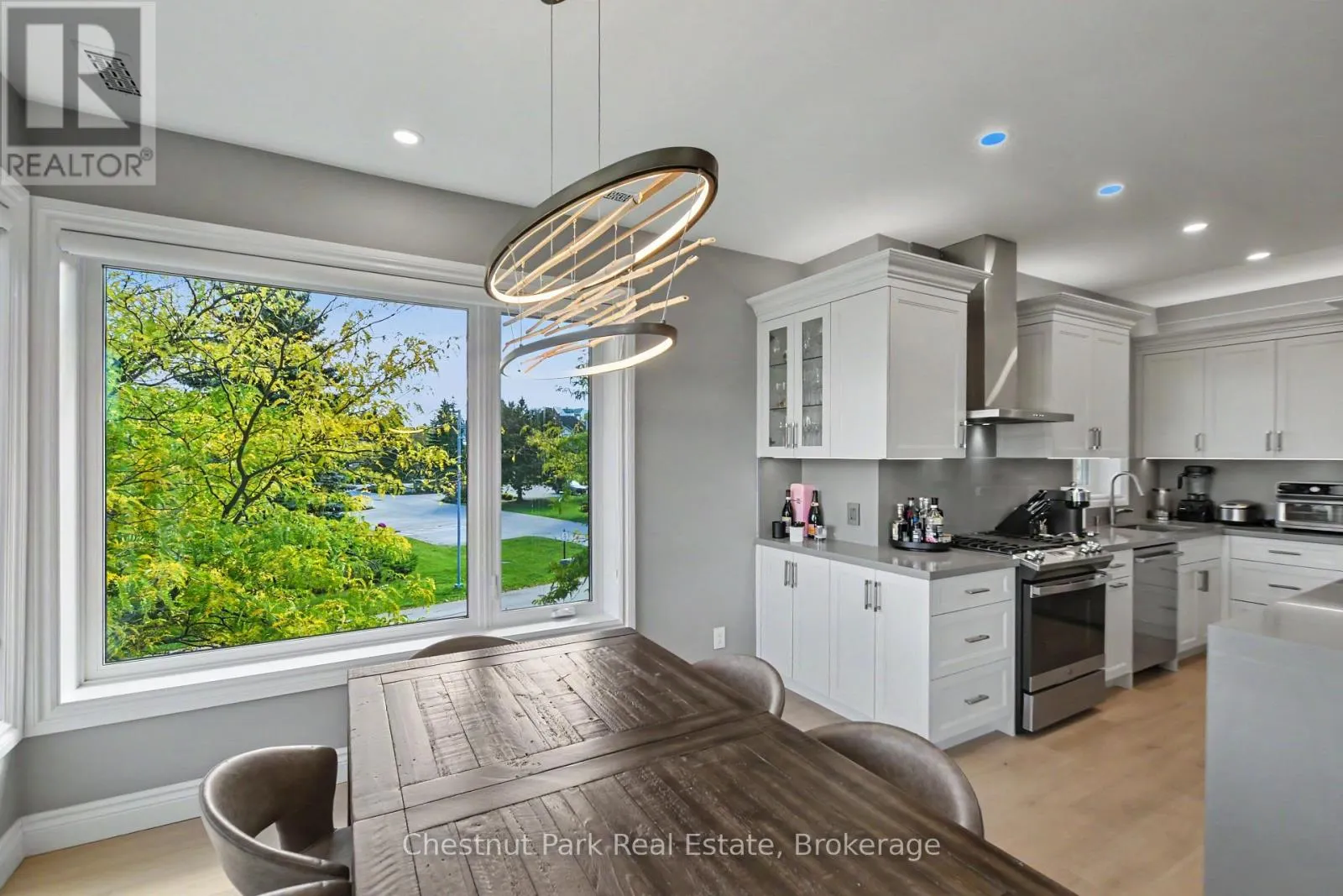 658 JOHNSTON PARK AVENUE