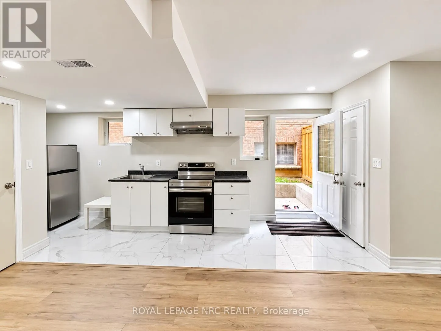 3017 ANNALYSSE DRIVE