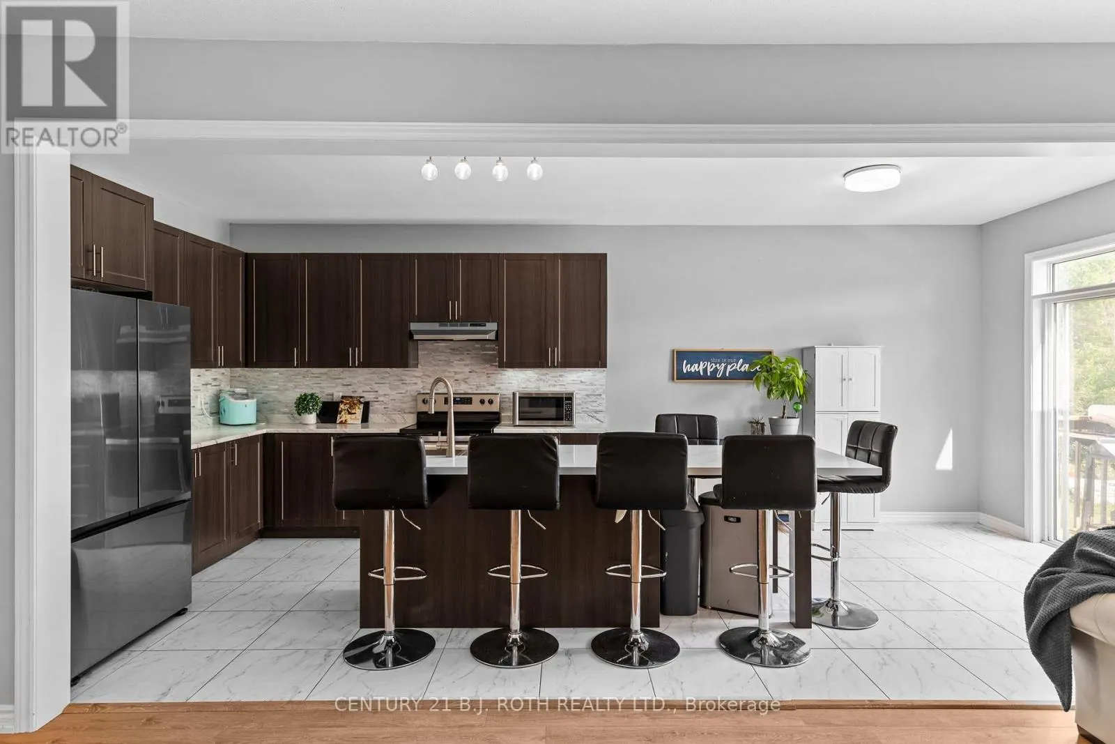 211 ROY DRIVE