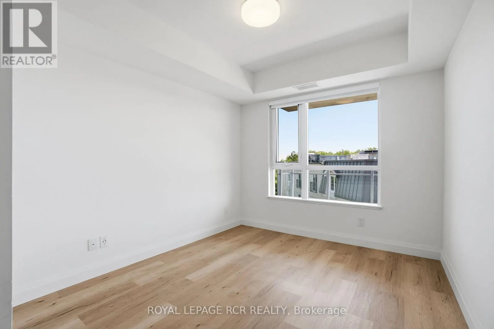 808 - 58 LAKESIDE TERRACE