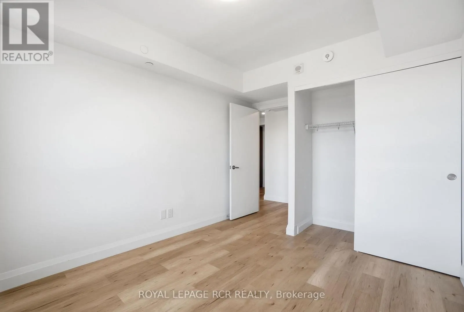 808 - 58 LAKESIDE TERRACE
