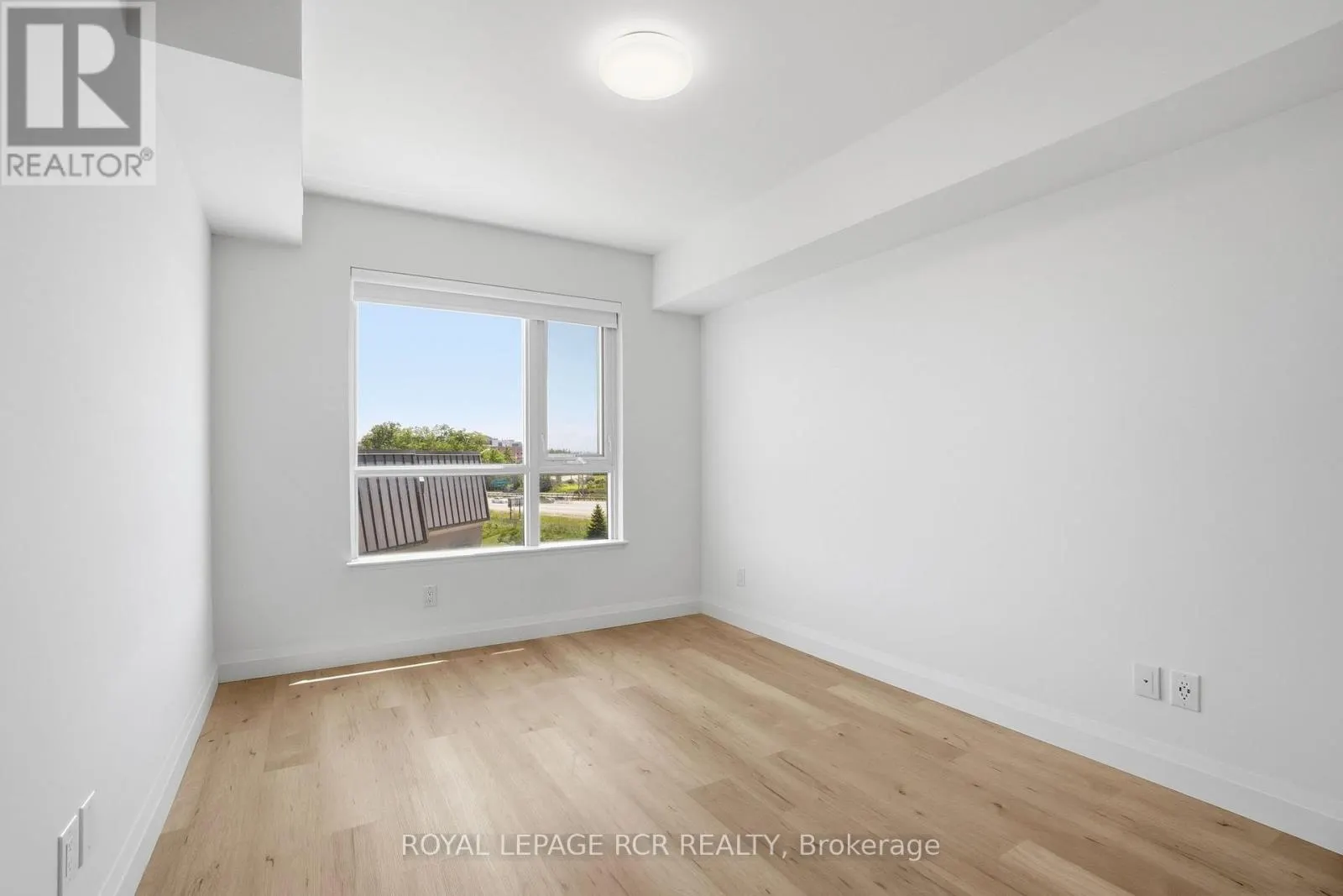 808 - 58 LAKESIDE TERRACE