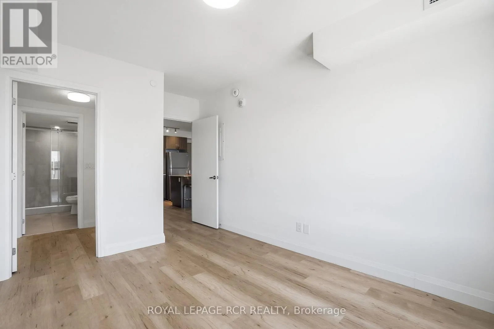 808 - 58 LAKESIDE TERRACE