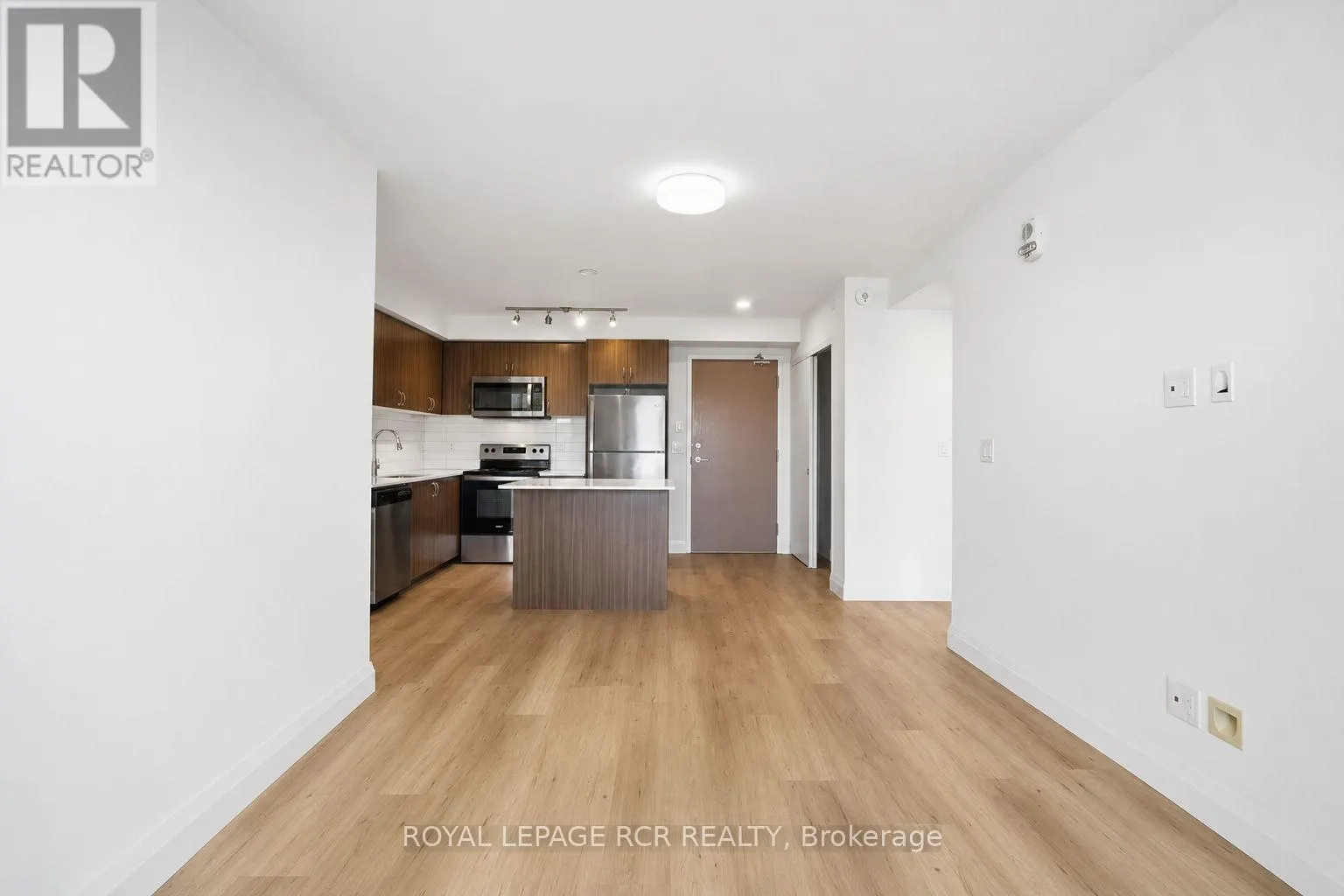 808 - 58 LAKESIDE TERRACE