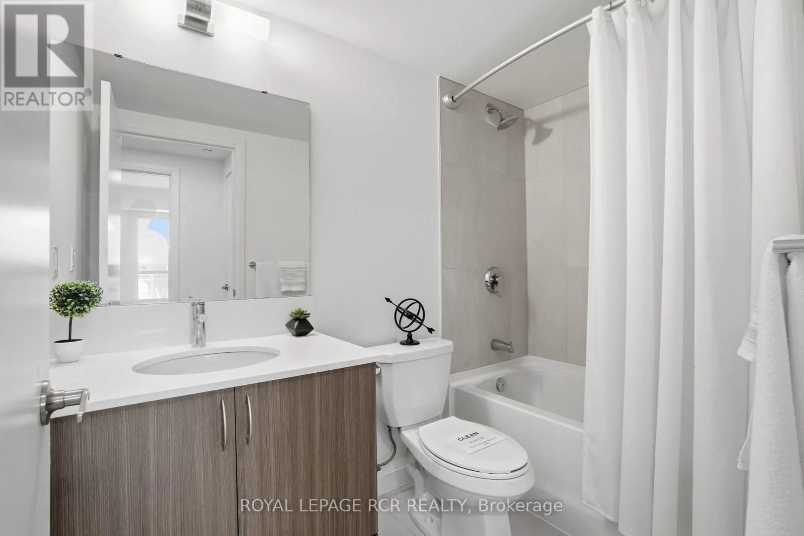 808 - 58 LAKESIDE TERRACE