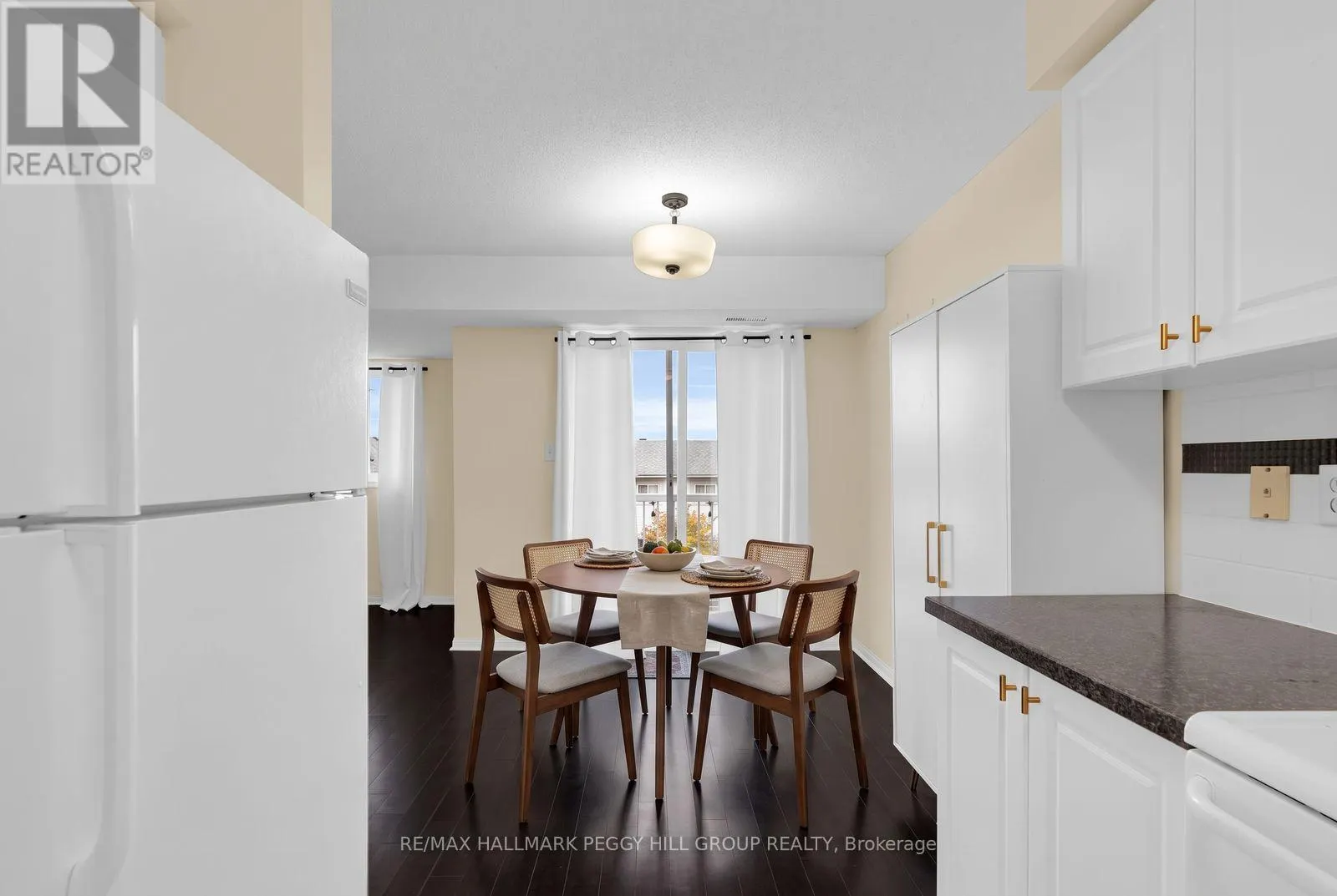 58 - 245 FERNDALE DRIVE S