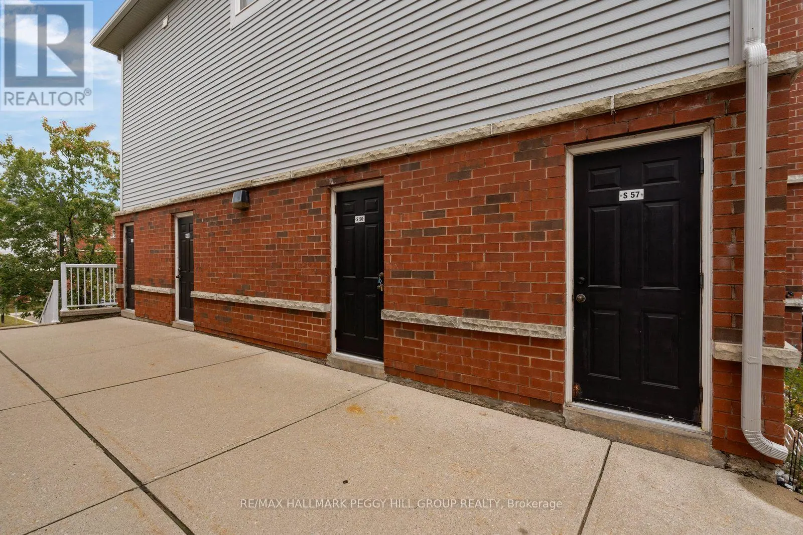 58 - 245 FERNDALE DRIVE S