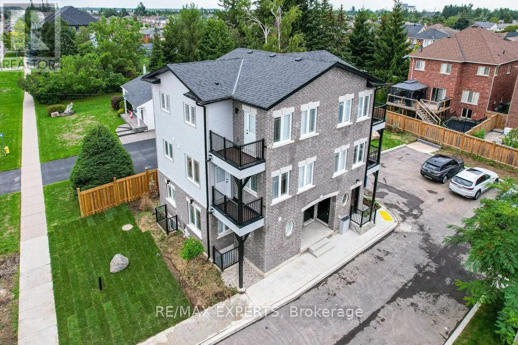 4 - 426 VETERANS DRIVE
