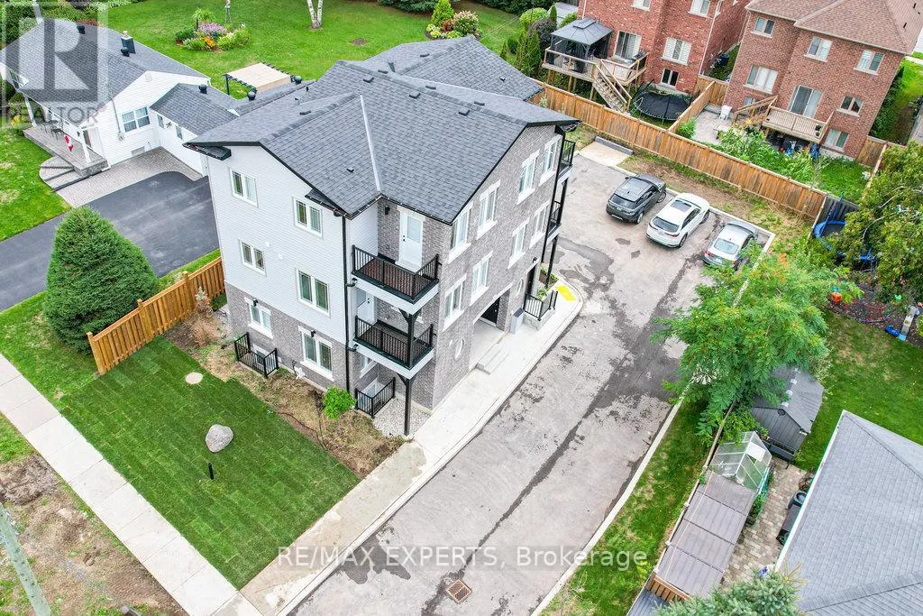 4 - 426 VETERANS DRIVE