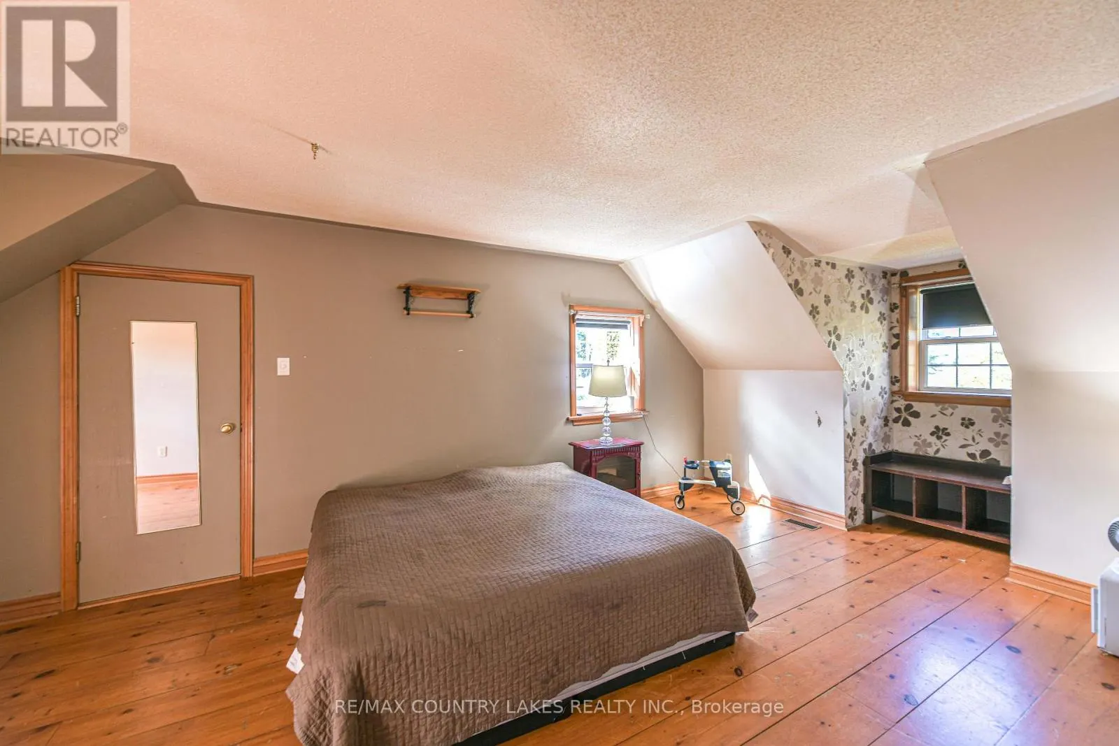 2707 STEPHEN DRIVE