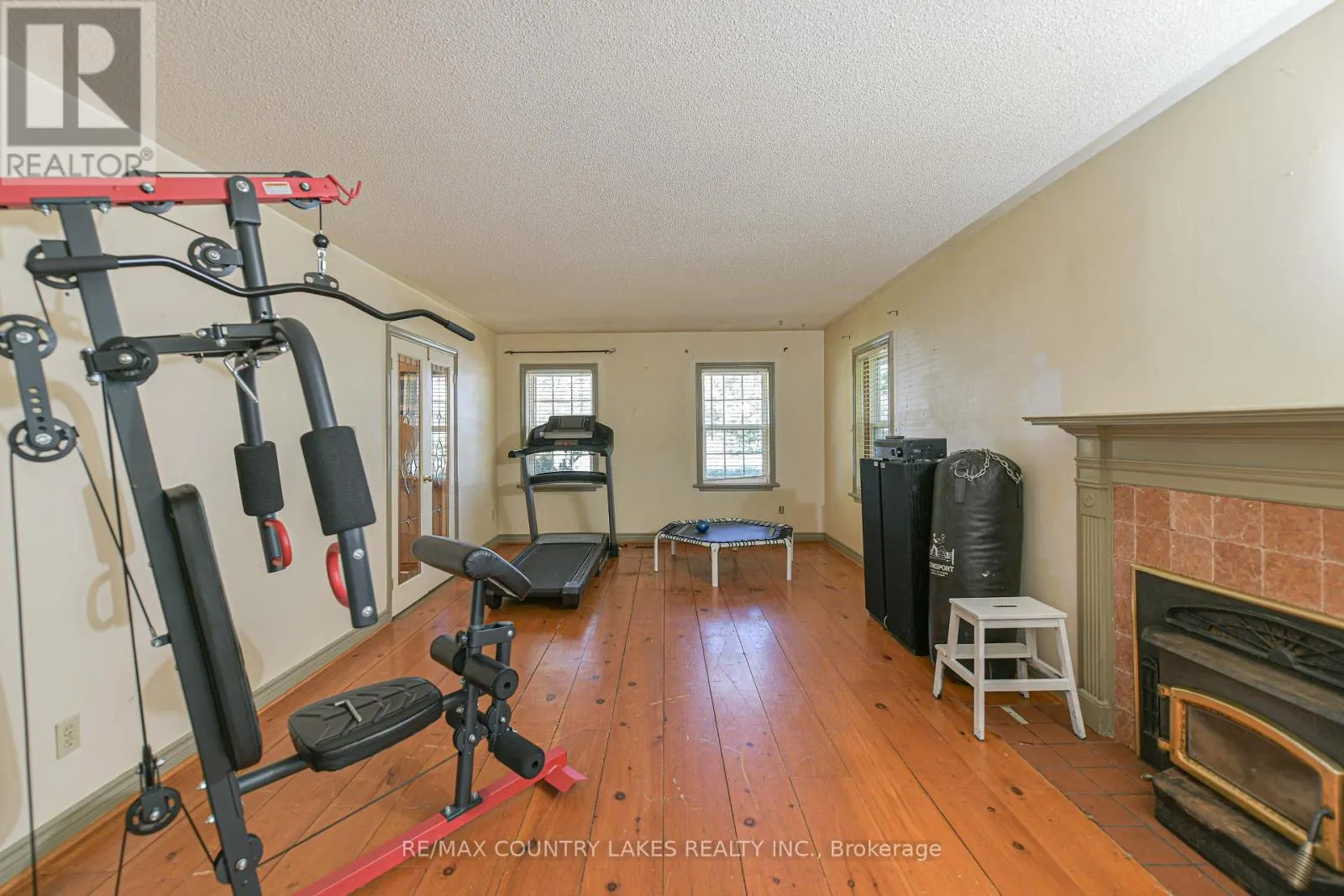 2707 STEPHEN DRIVE