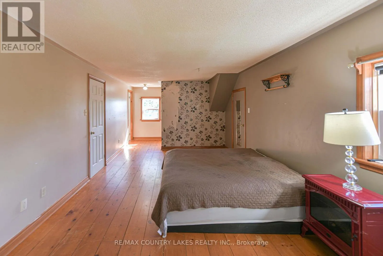 2707 STEPHEN DRIVE